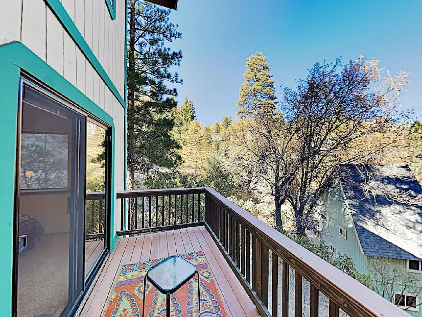 New Listing! Wooded , Decks & Sledding Hill 4 Bedroom Home