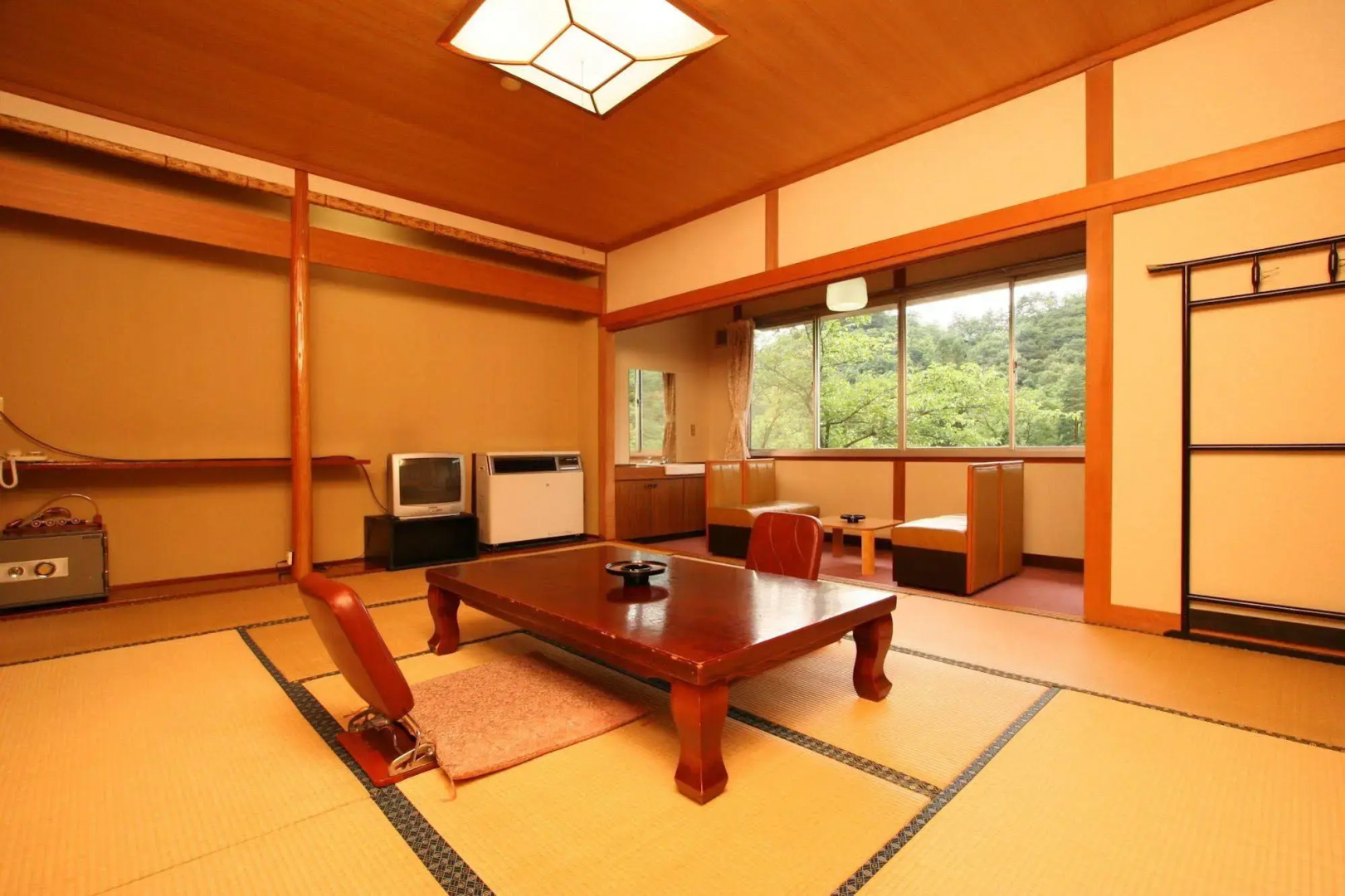 Nakaoyama Onsen Shosenkaku