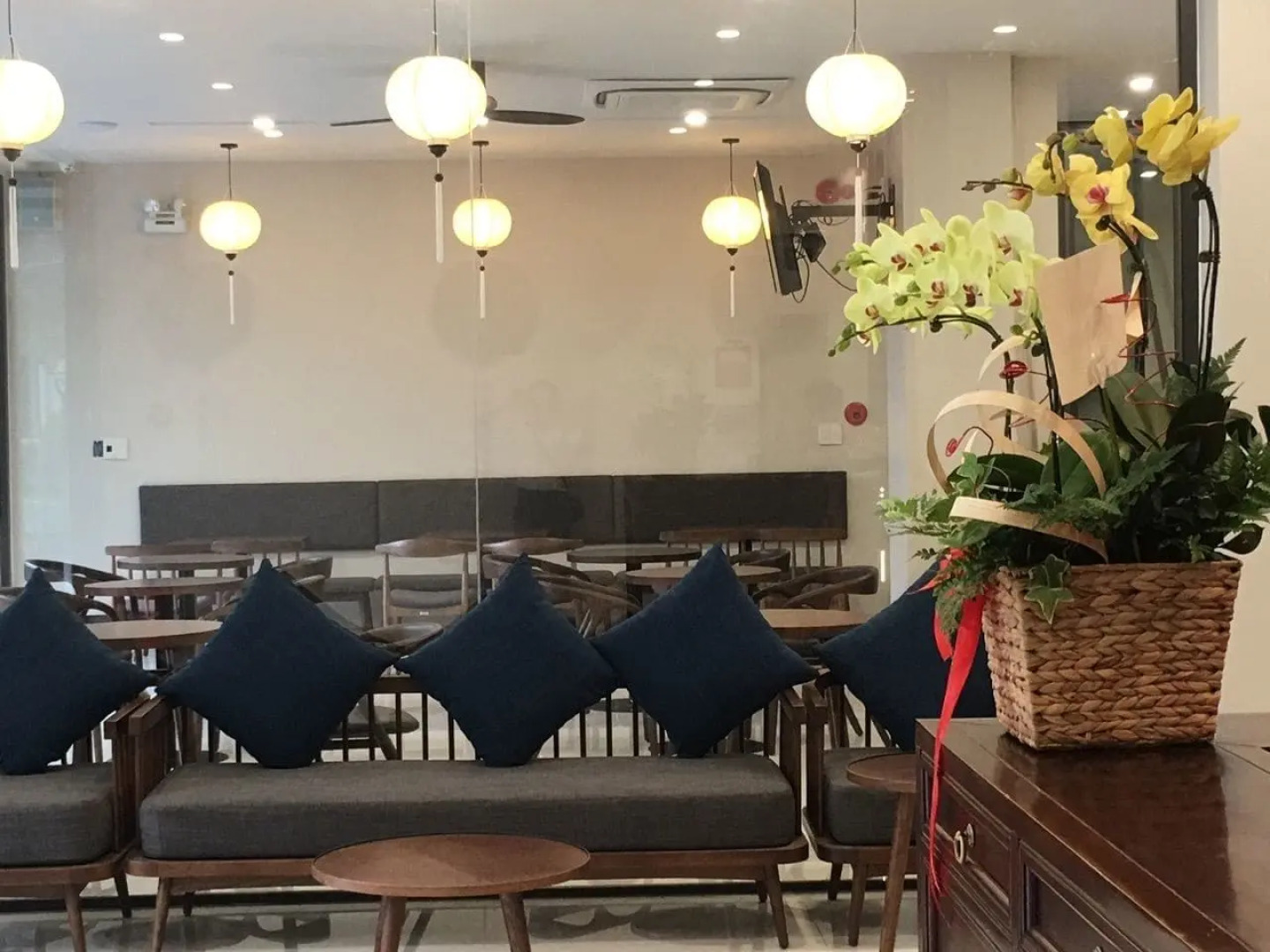 Backhome Hotel - Hostel