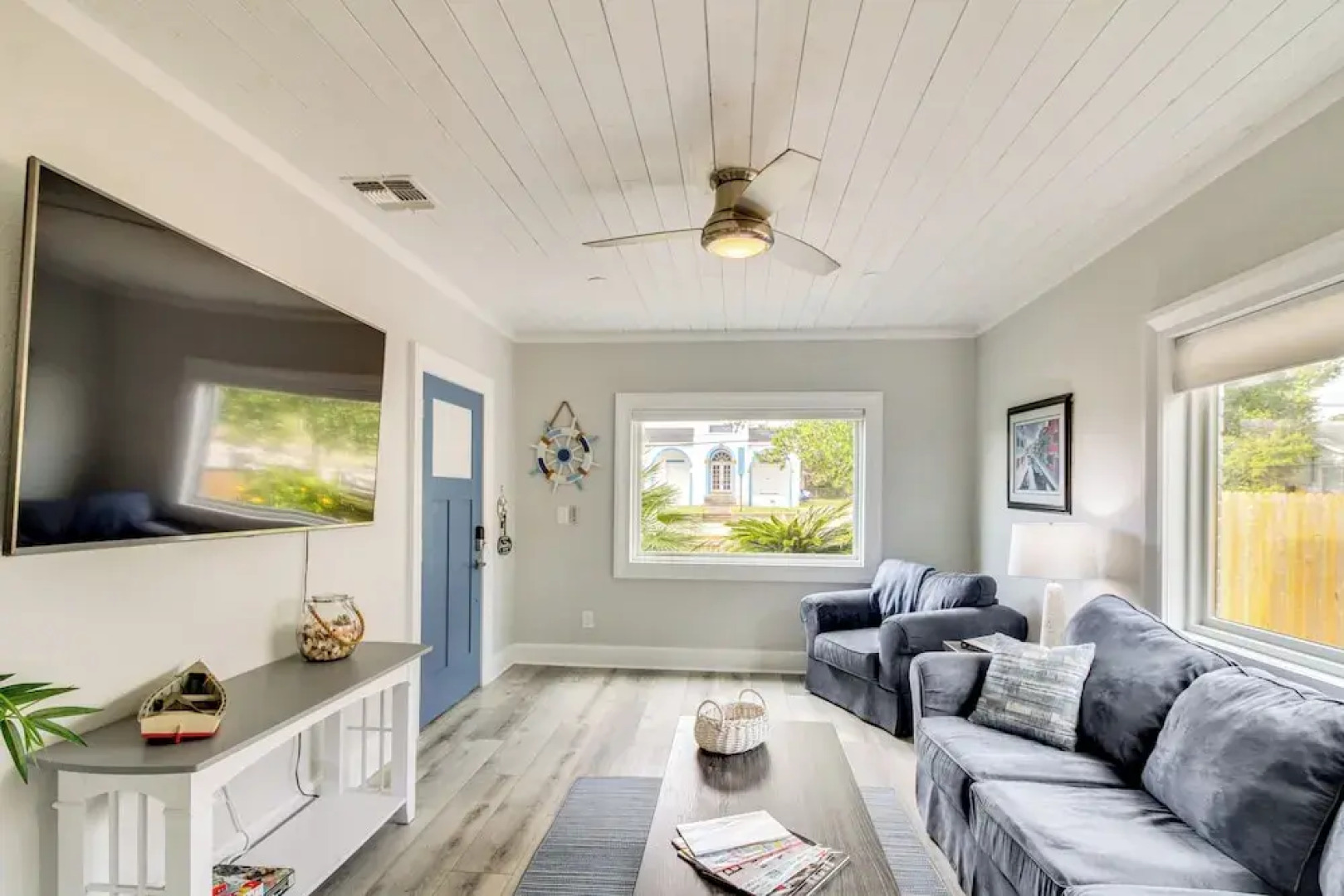 5 Mi to Dtwn: Bright Home w/ Yard in Pensacola!