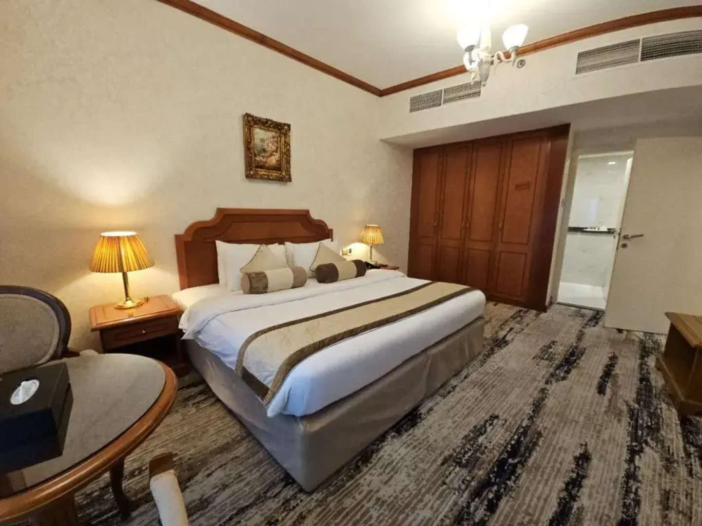 Royal Concorde Hotel & Suite