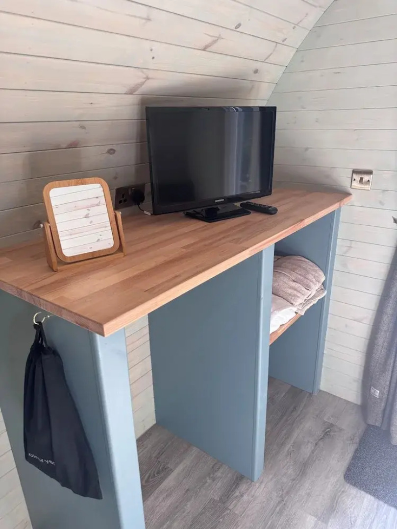 60 Mile Inn-Luxury Pods with Hot Tubs