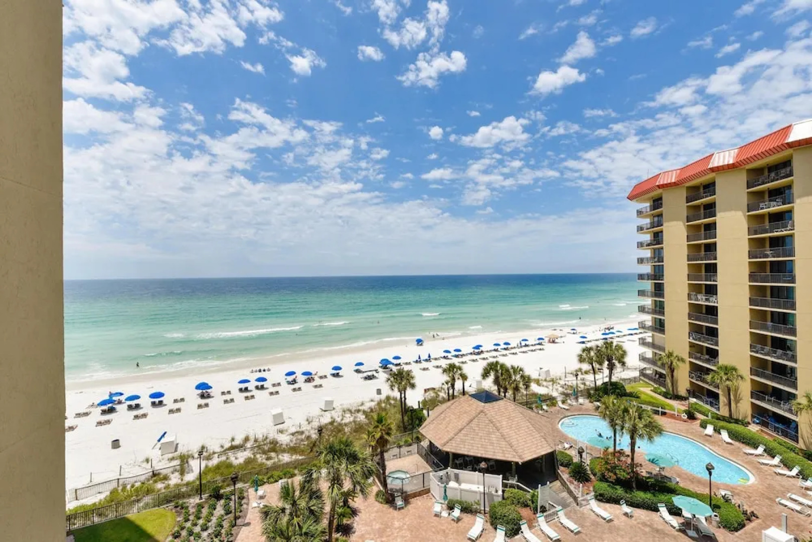 Summerhouse by Book That Condo