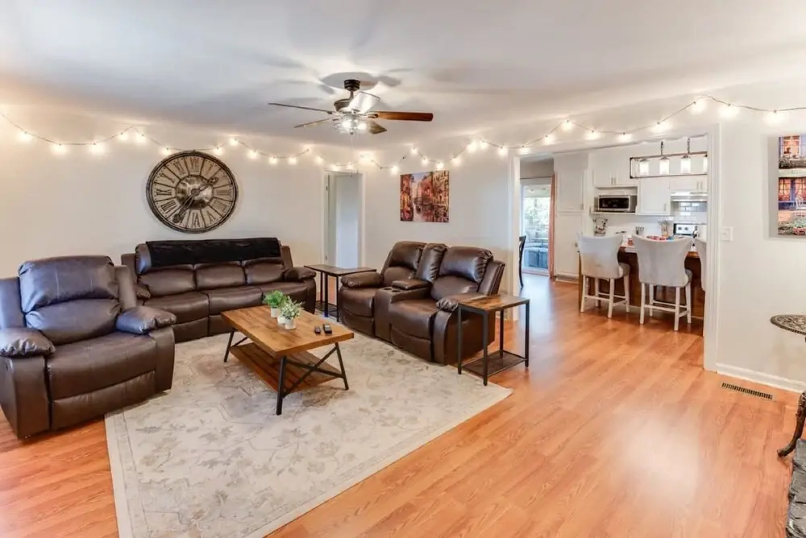 LA Maison De LA Nouvelle-orl ans Game DAY House Covered Patio