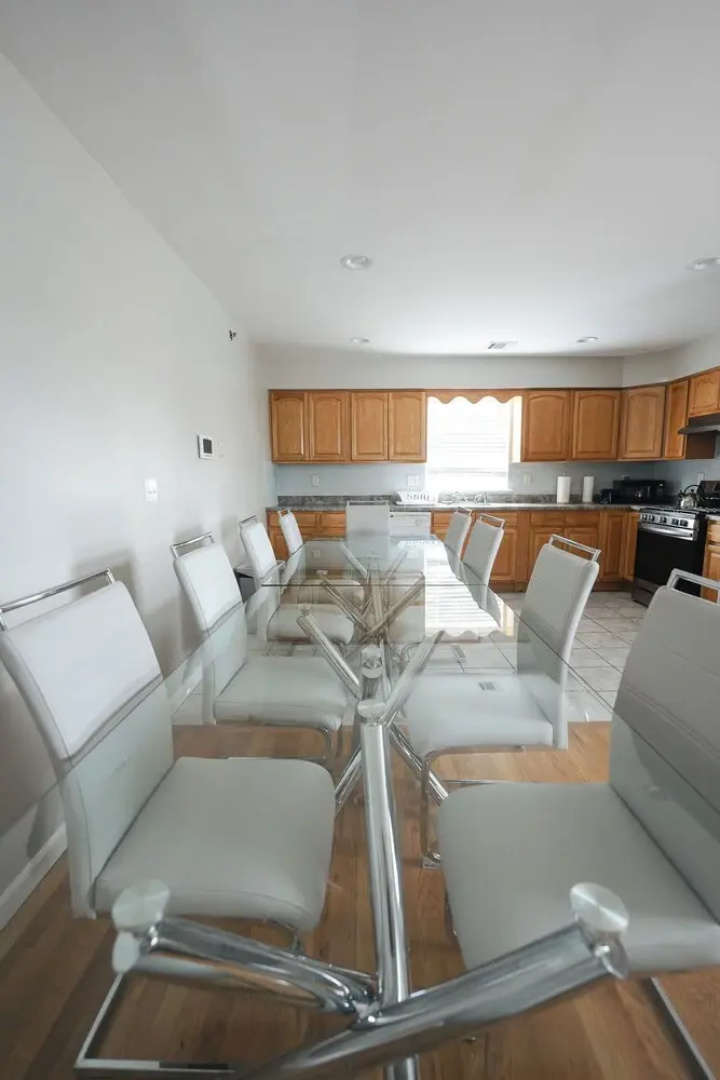 Newark Liberty Gem Brick House - Apt 3