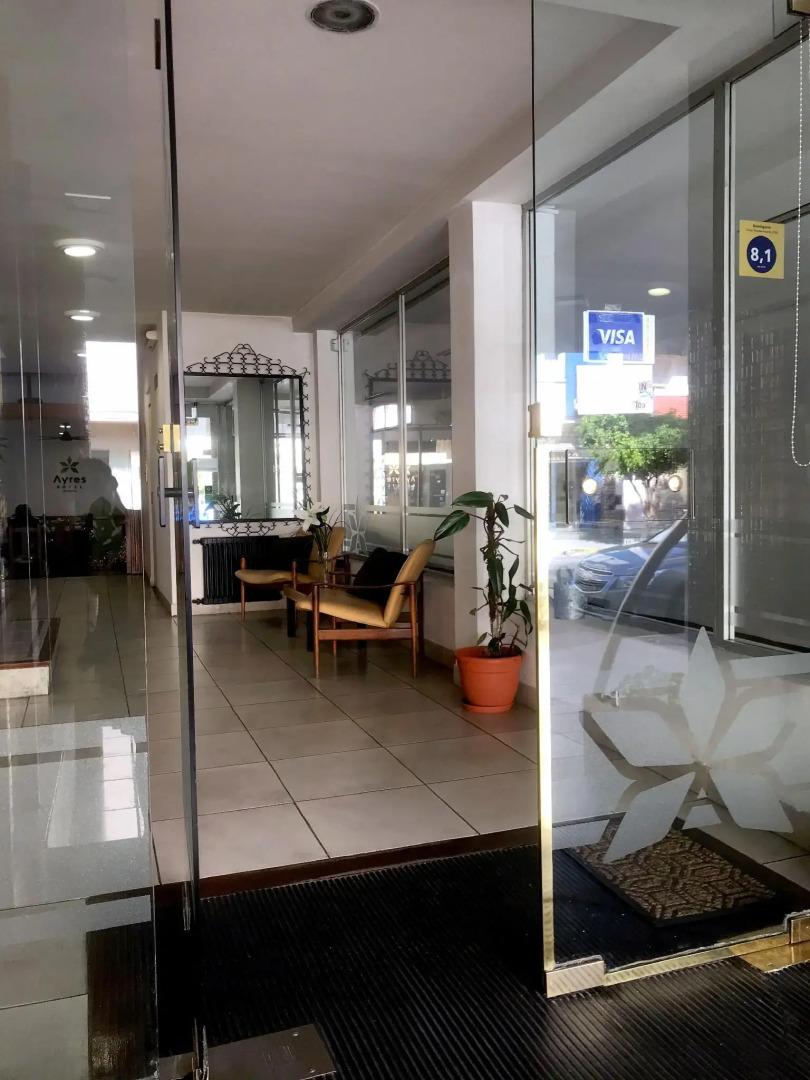 Hotel U.O.E.T.S.Y.L.R.A