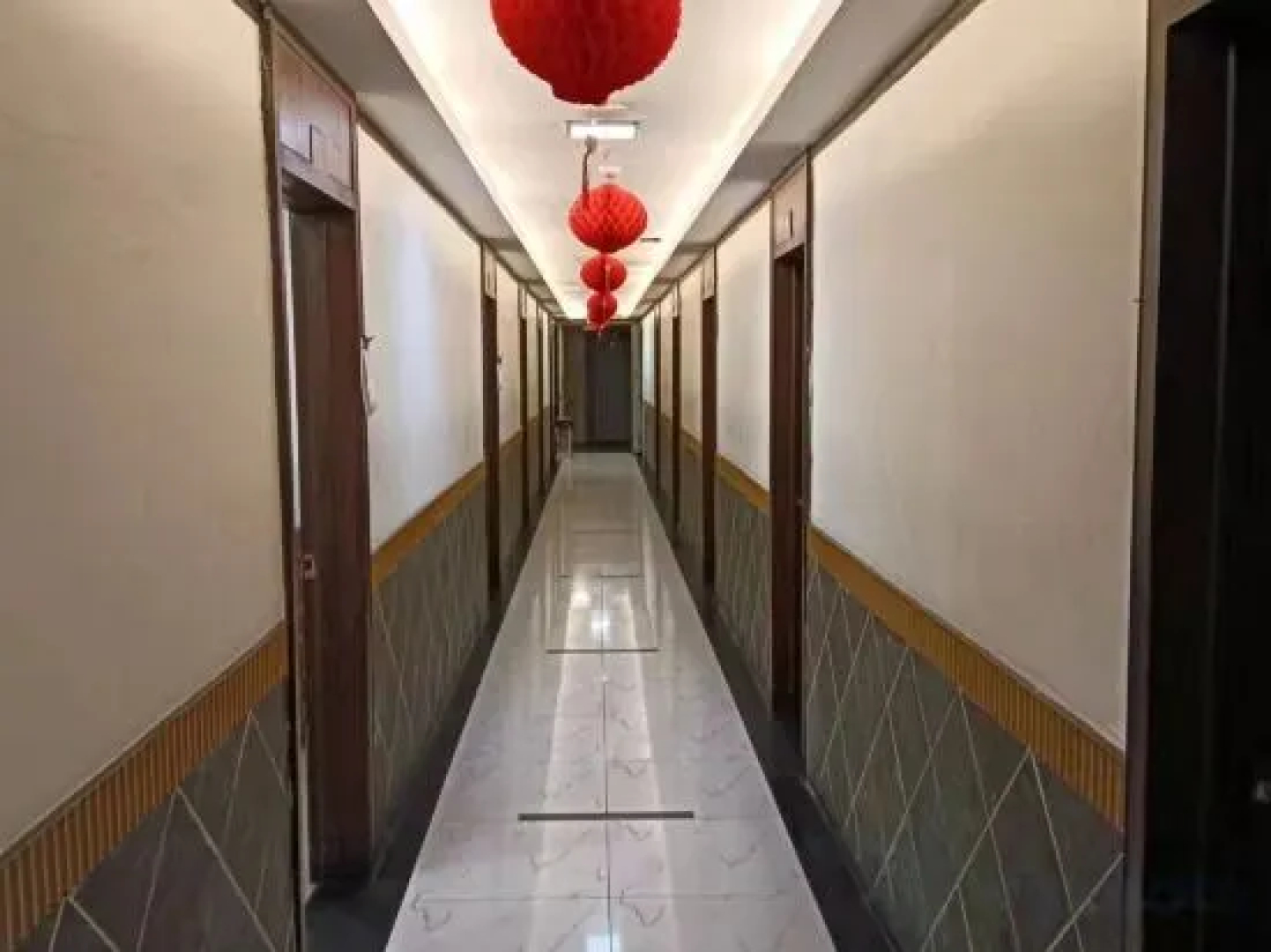 Yixing Hotel