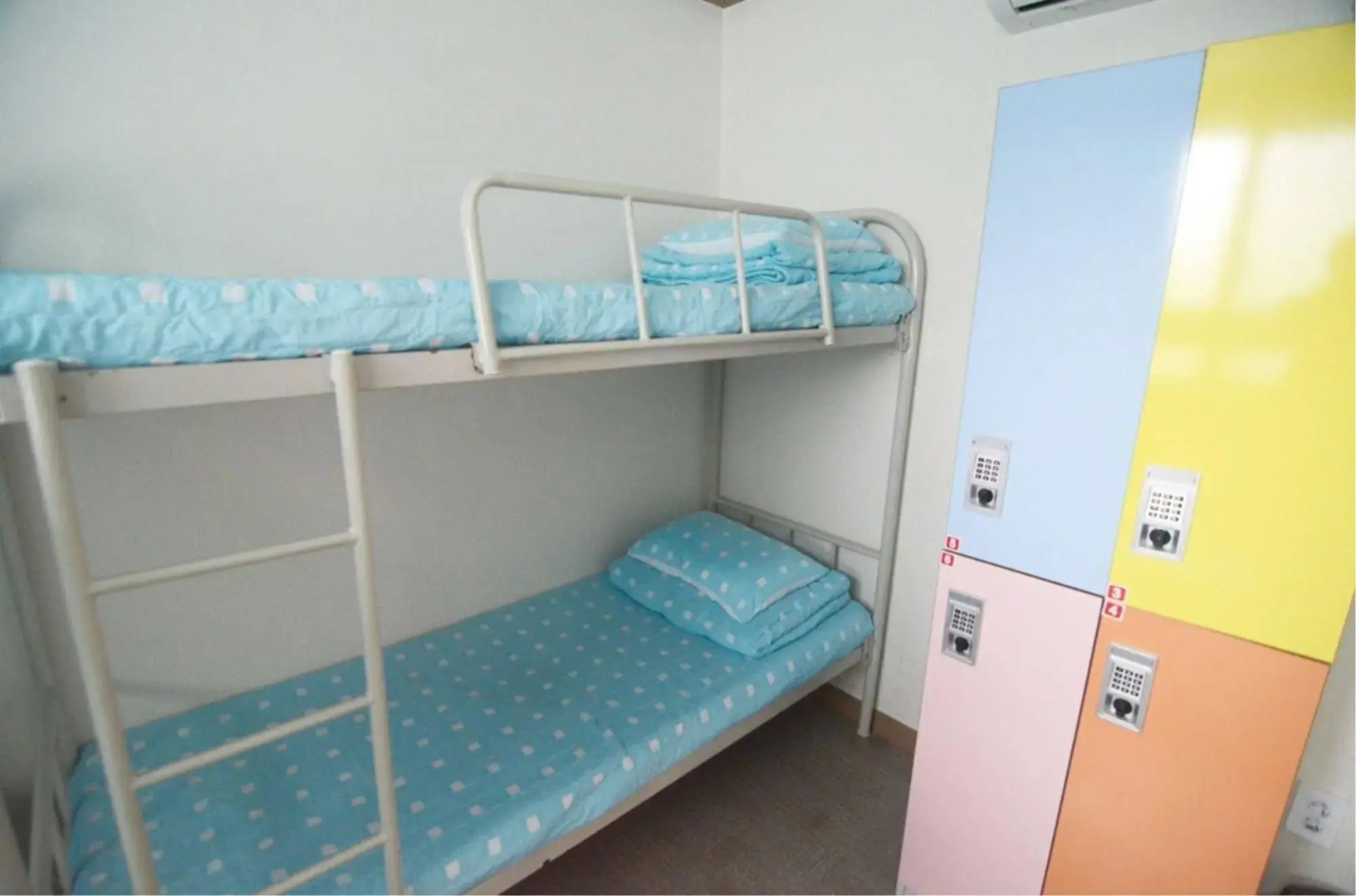 Kimchee Downtown Guesthouse - Hostel