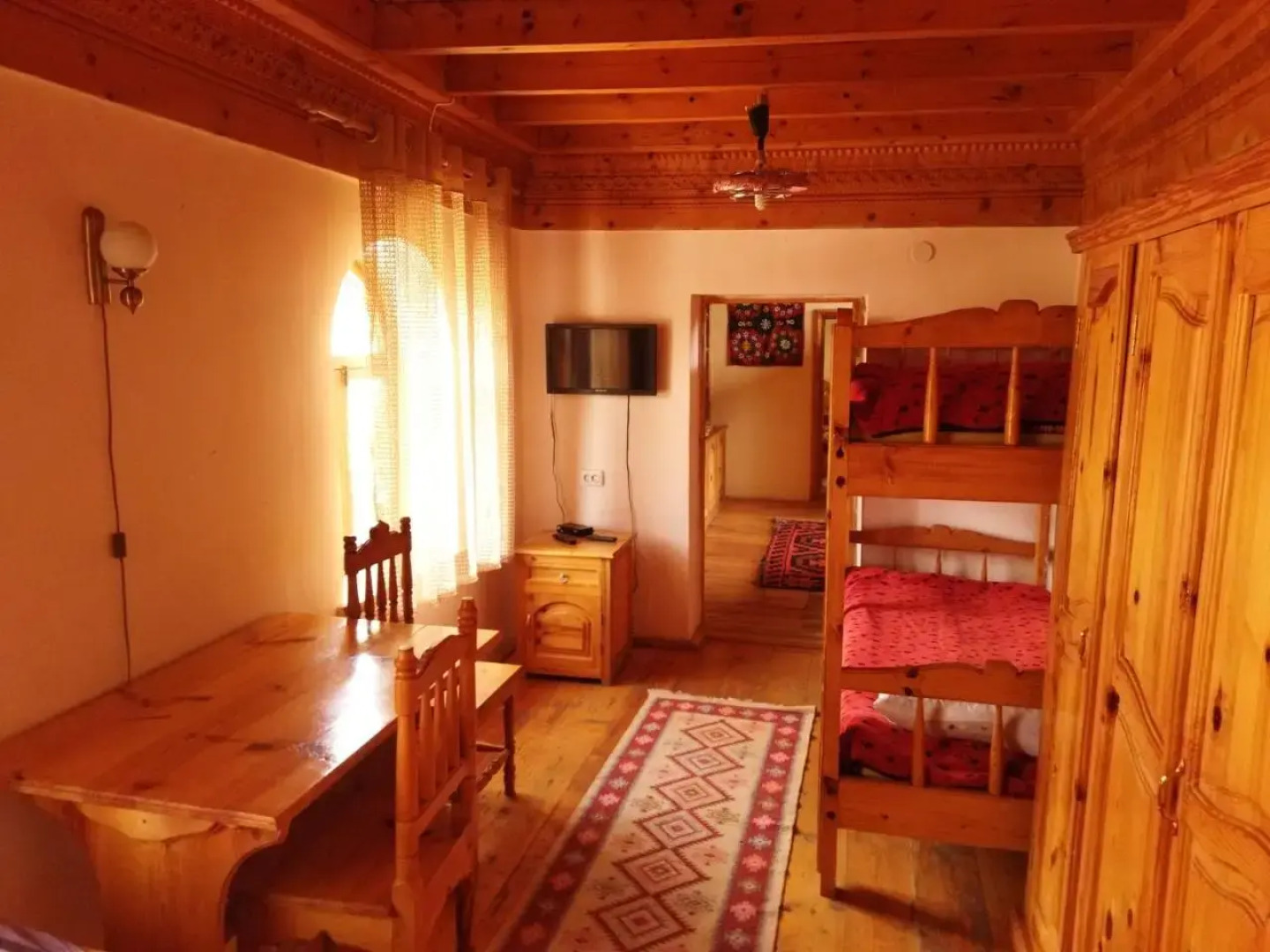 Guest House Caravan Tamchy