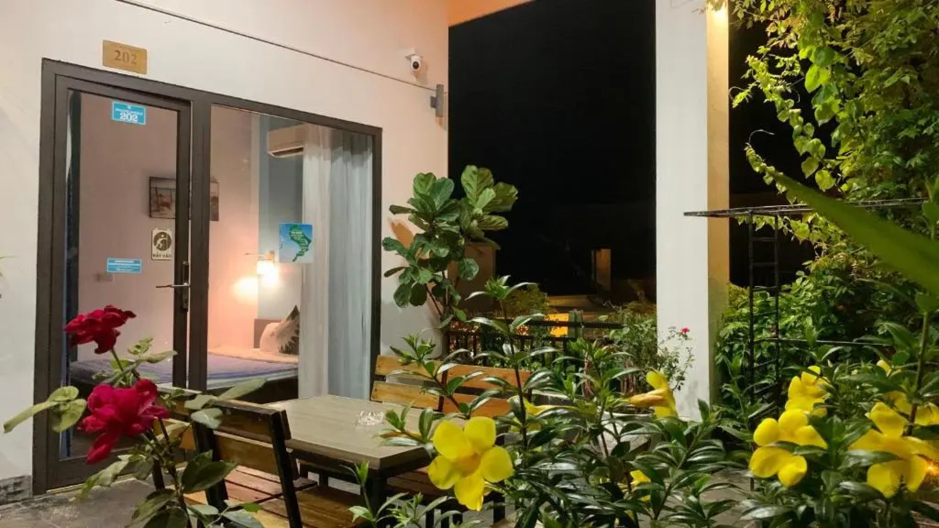 Co To Center Homestay