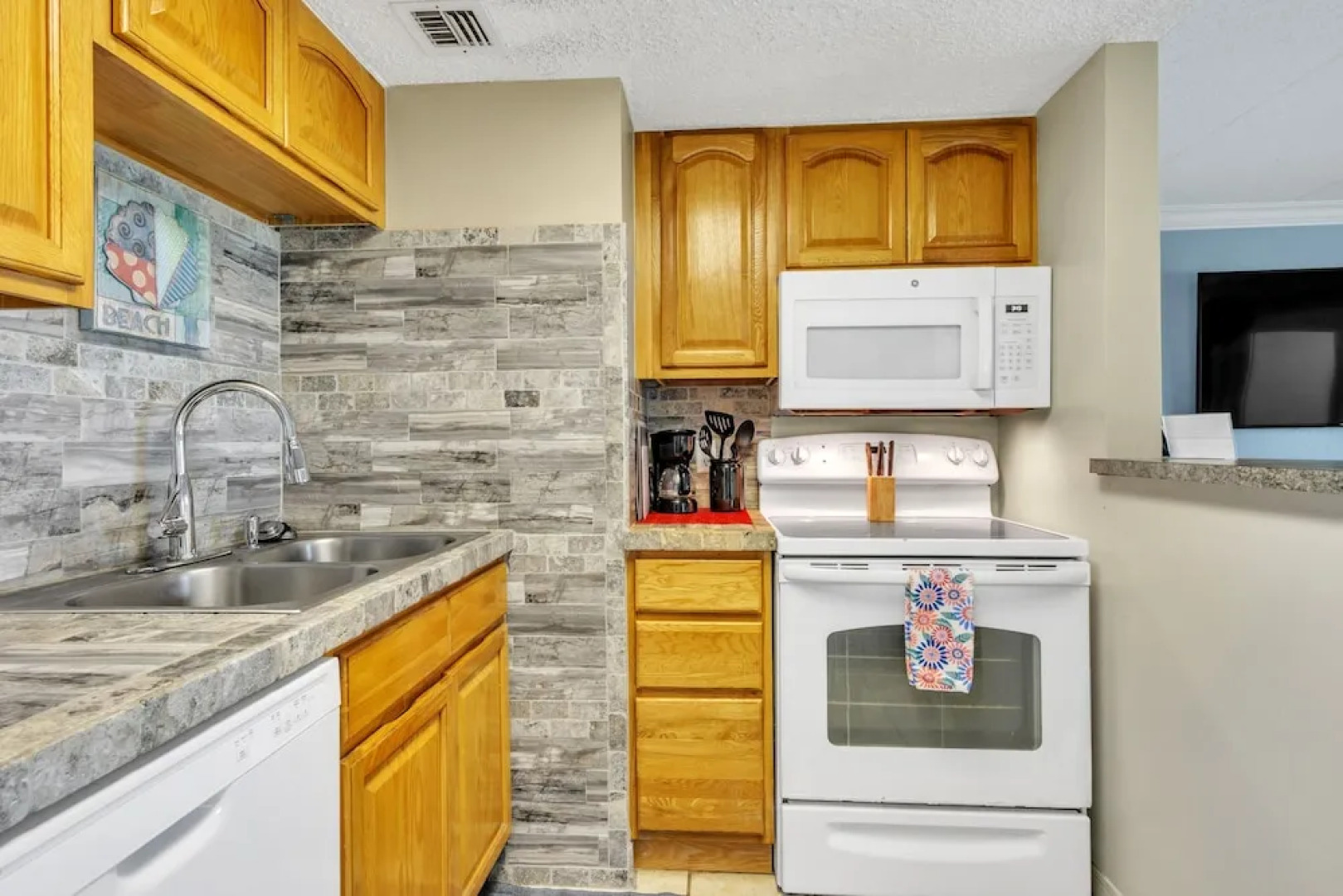 2 Bedroom Steps From the Beach in Ormond Beach, FL 2 Condo by Redawning