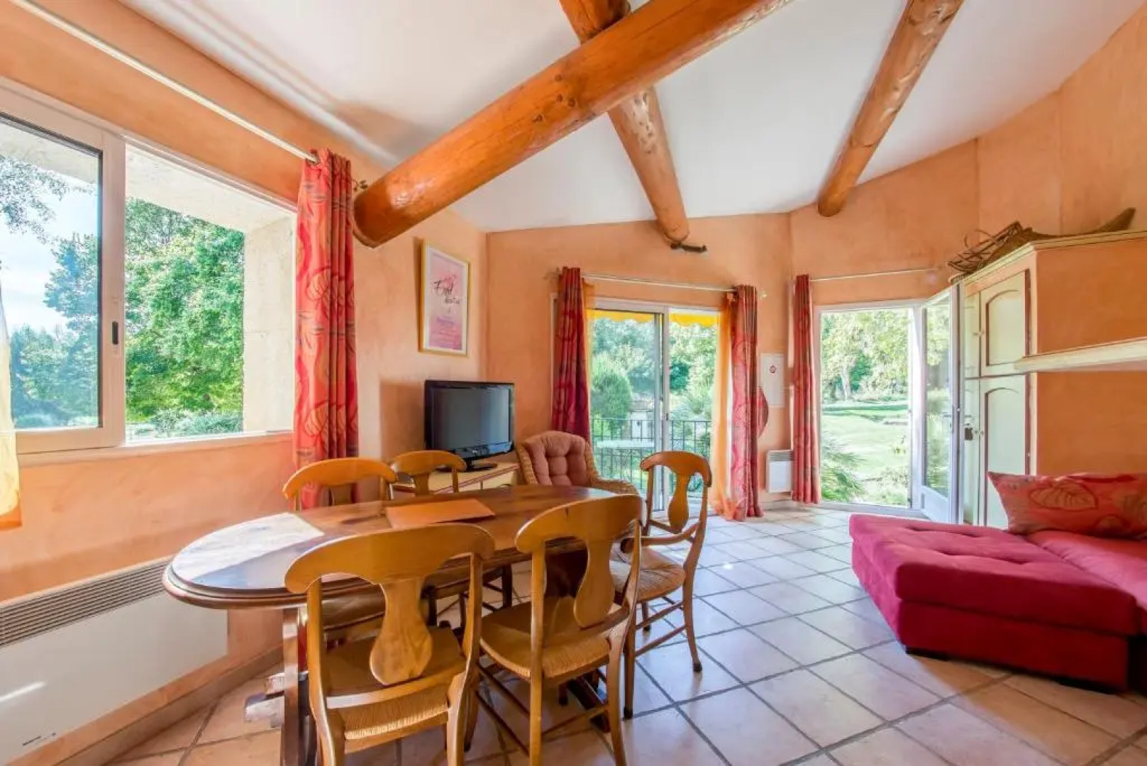Appartement d'une chambre avec piscine partagee jardin clos et wifi a Forcalquier