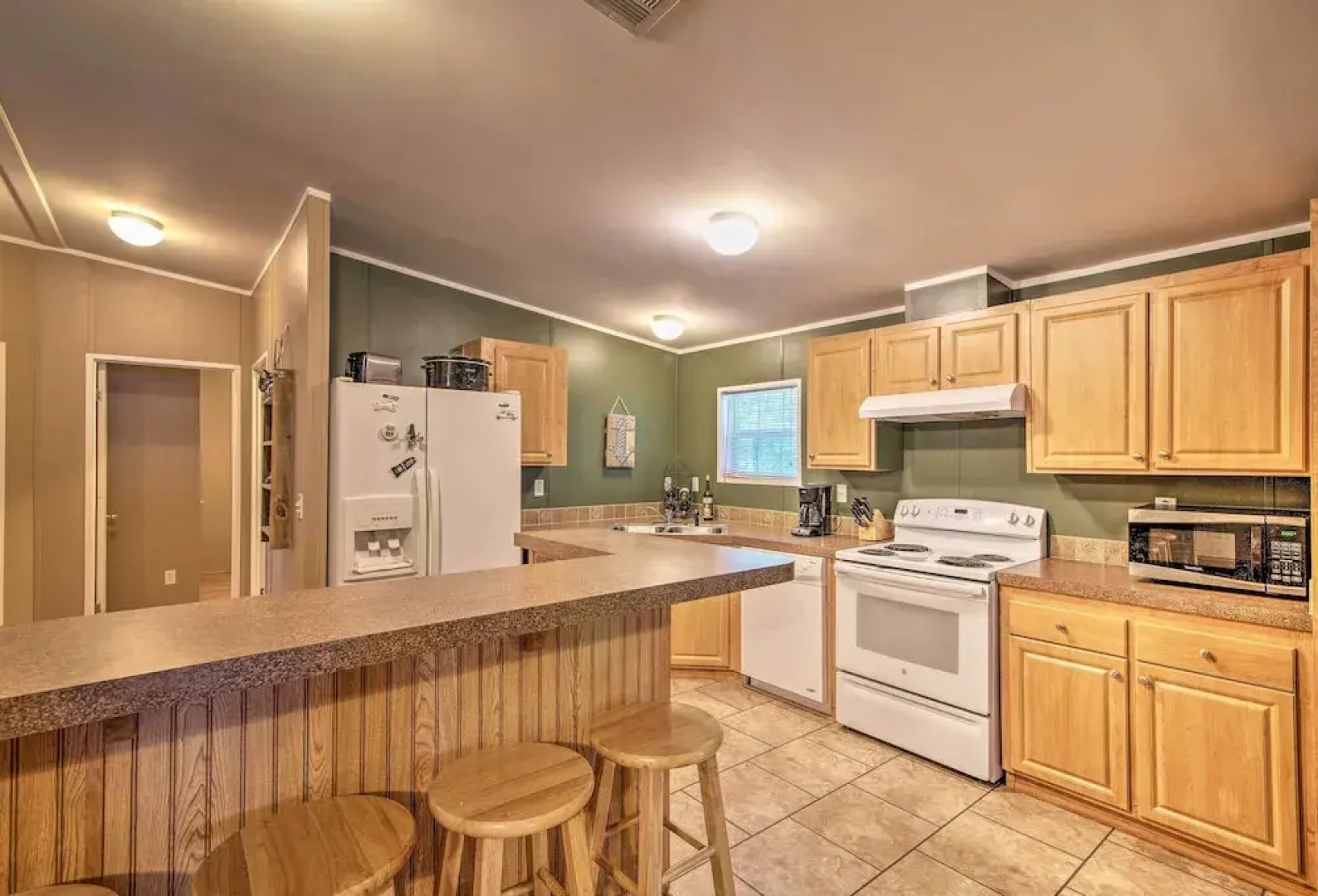 Homosassa House w/ Fire Pit < 2 Miles to River!