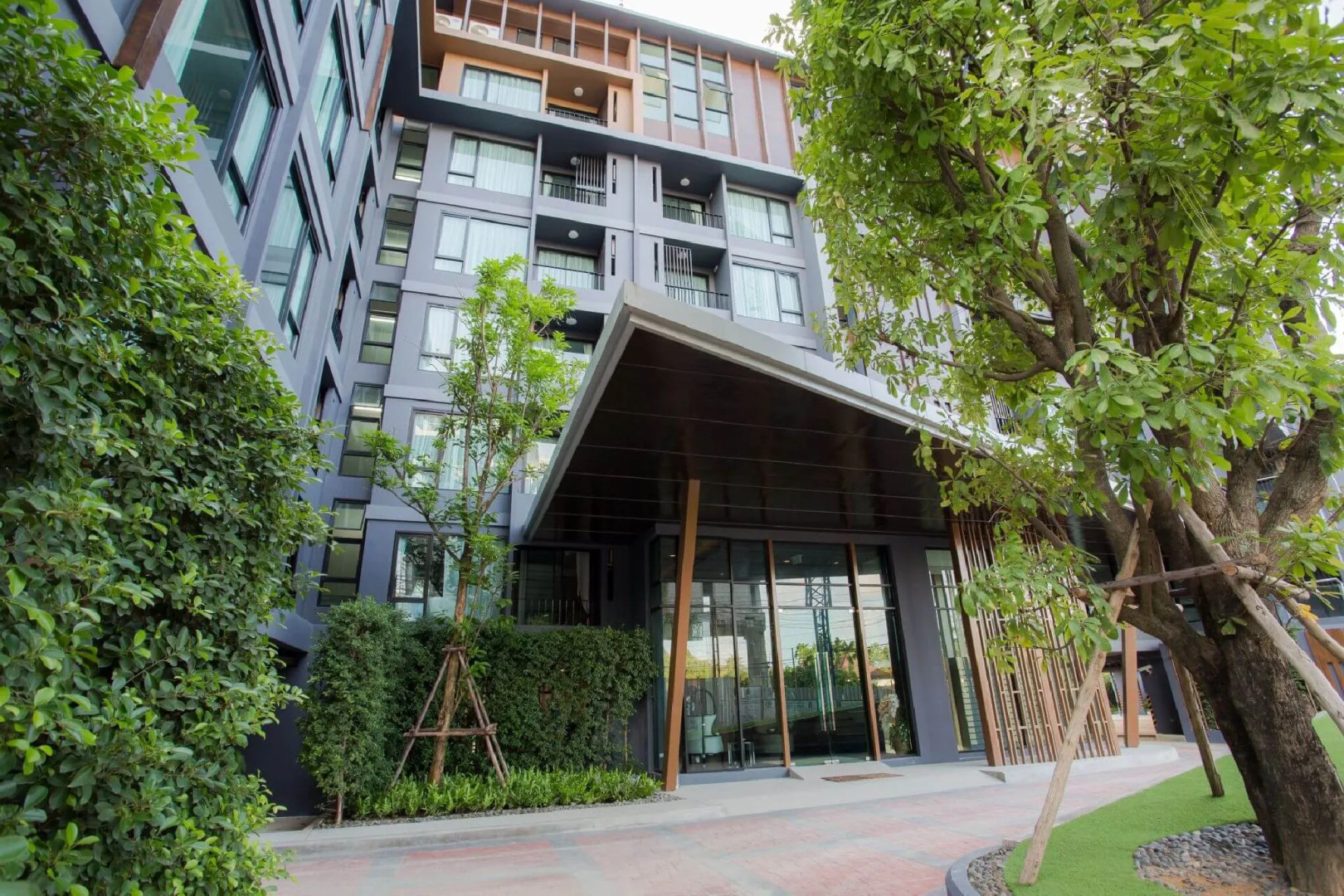 6th Avenue Surin Beach