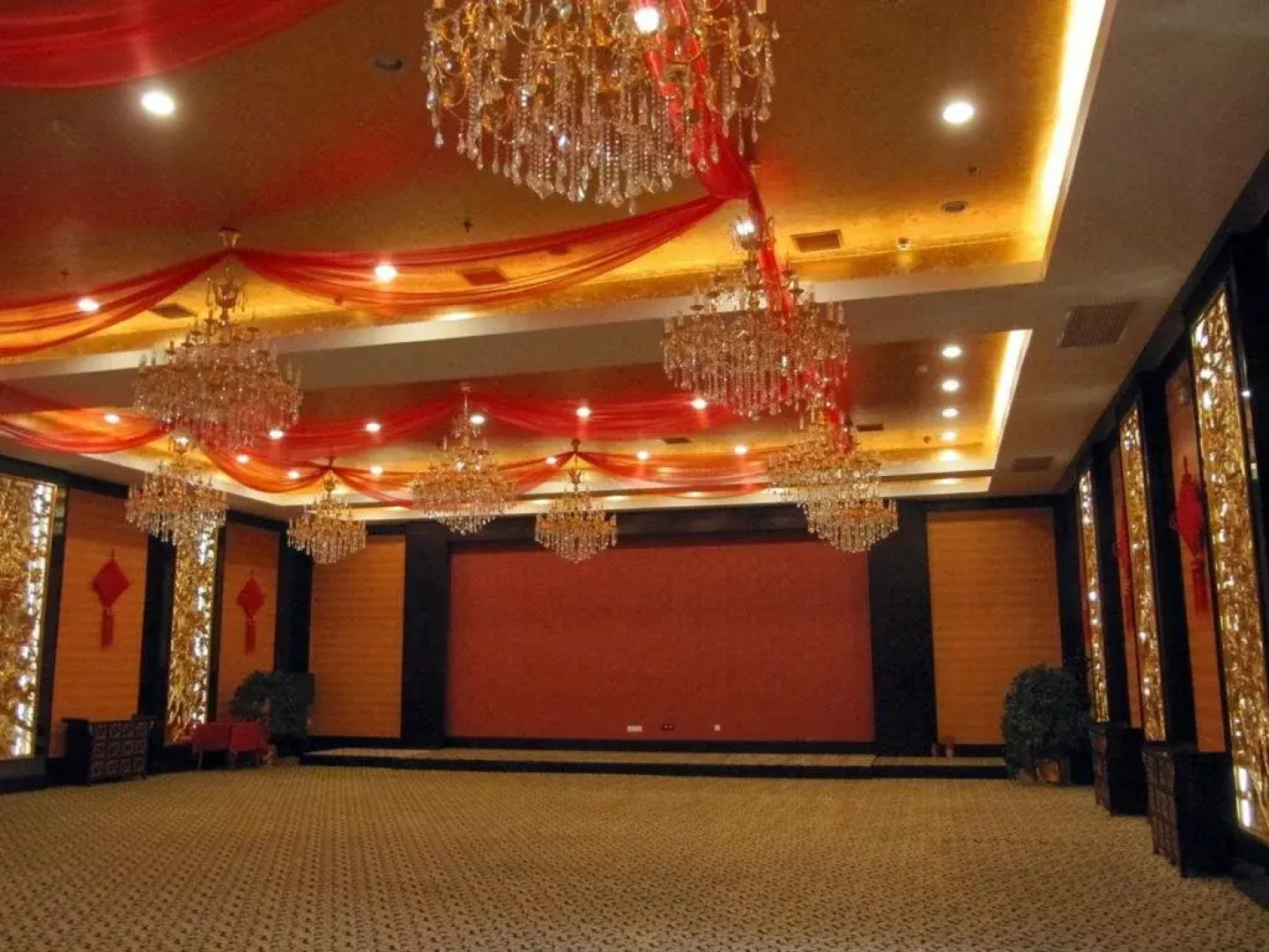 Imperial Court Hotel Gezhouba VIP Building