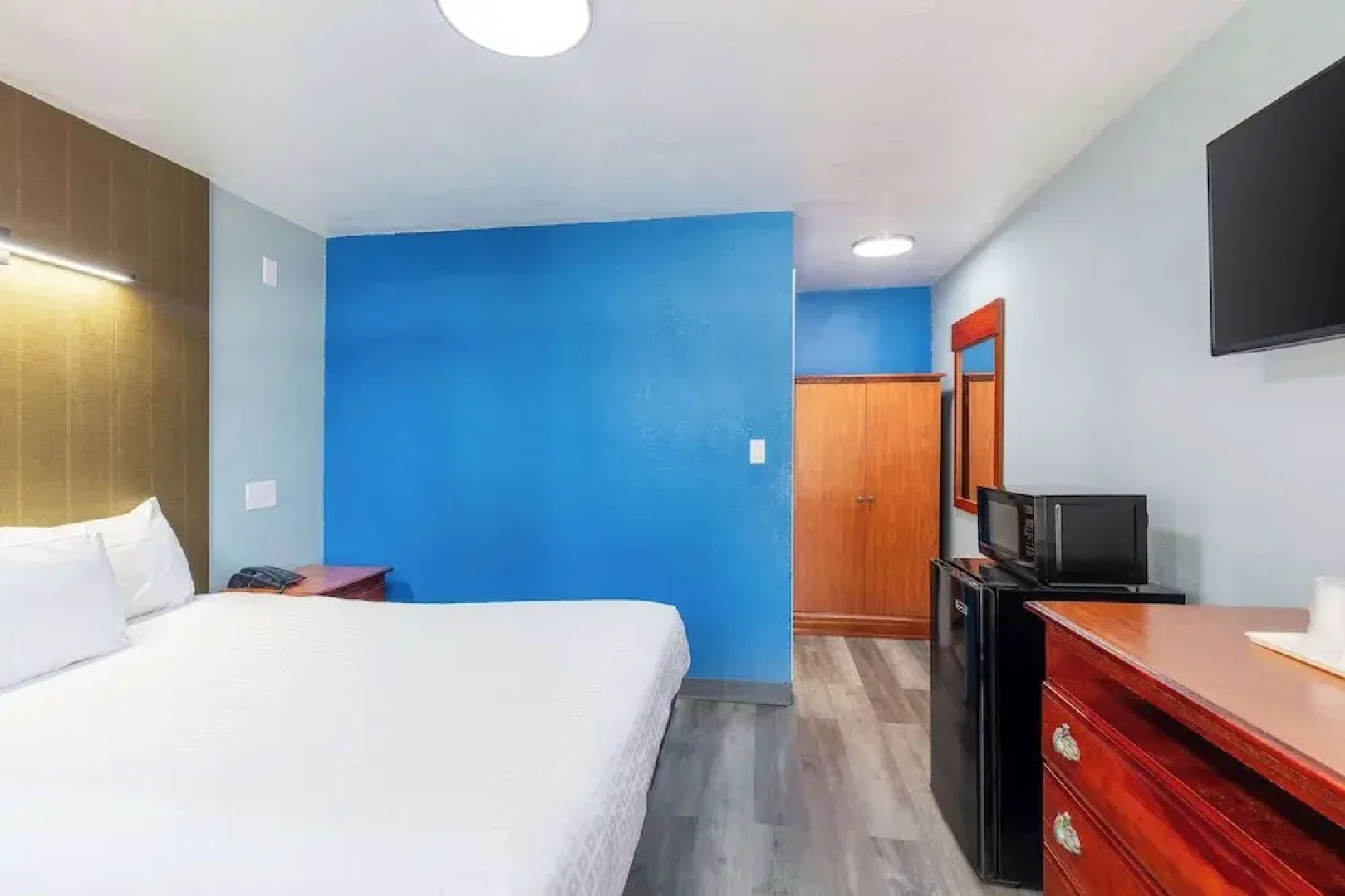 Knights Inn North Attleboro