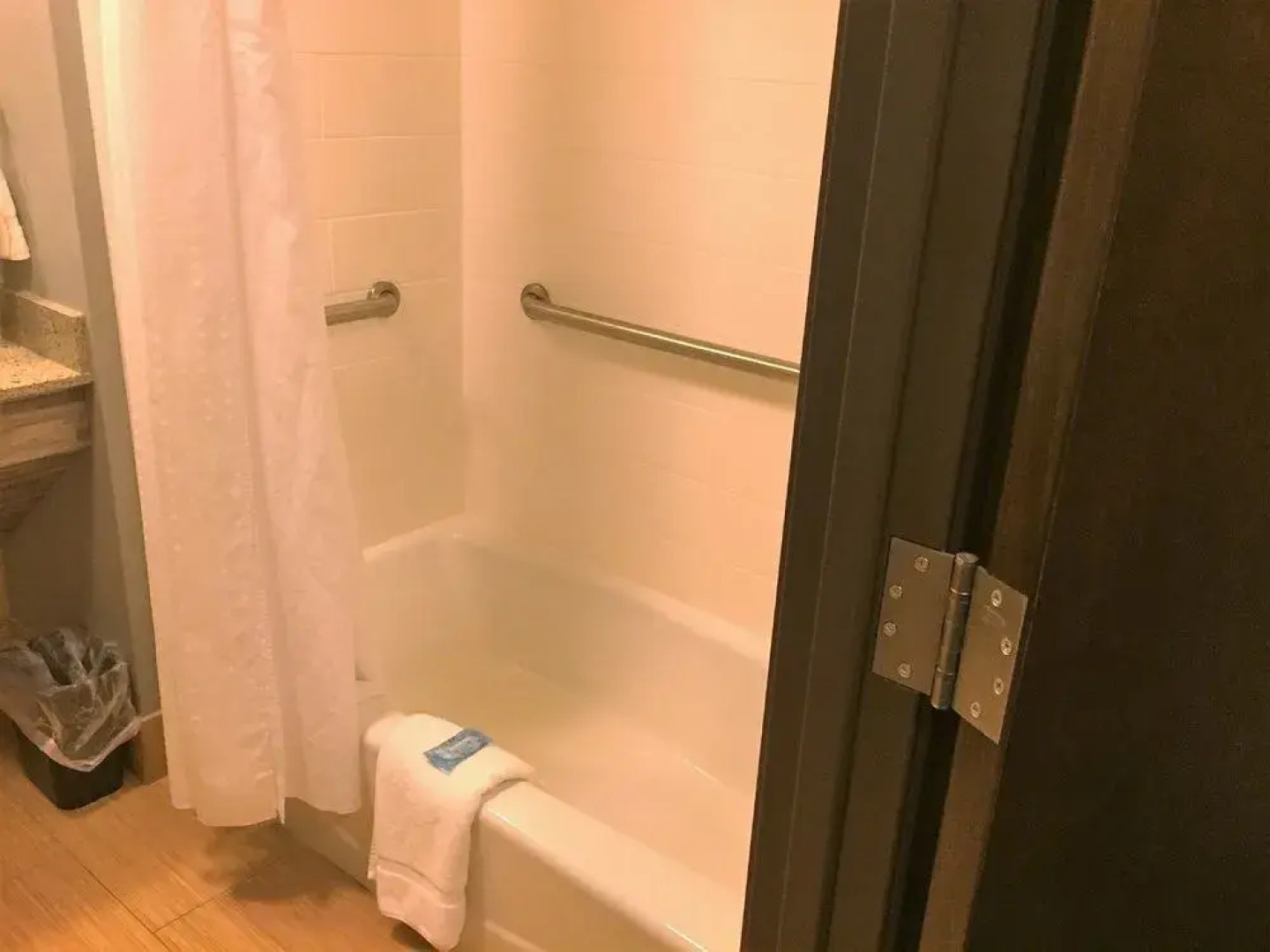 Holiday Inn Express & Suites Perry-National Fairground Area