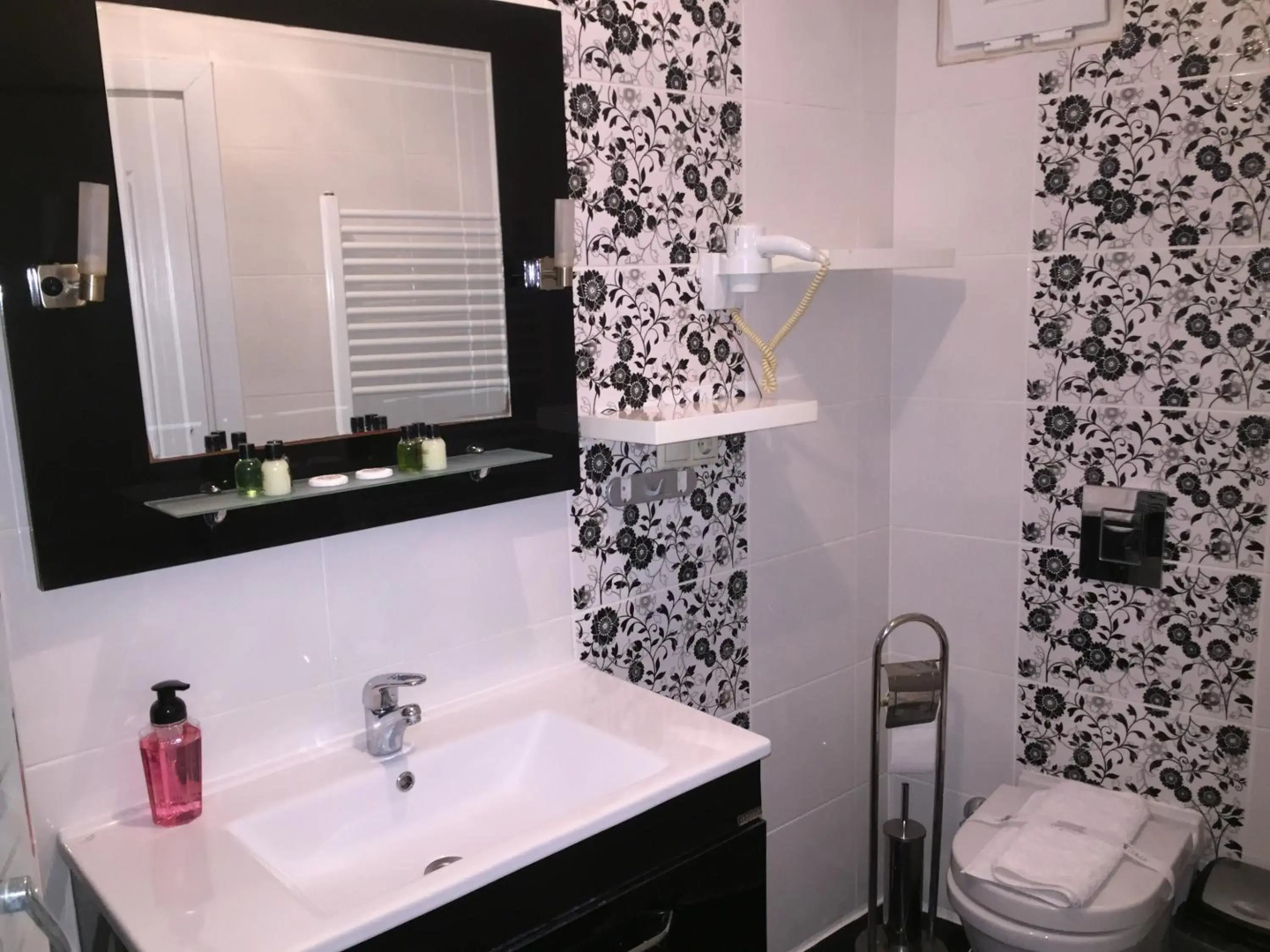 Araz Suite House
