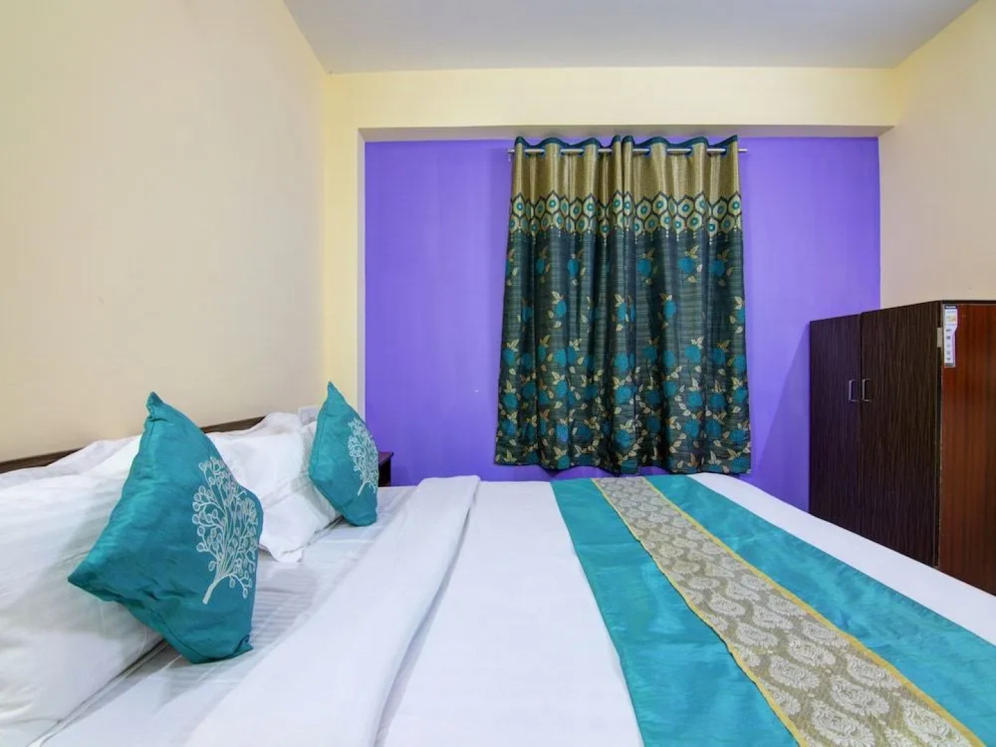 OYO Flagship 13580 The Queenz