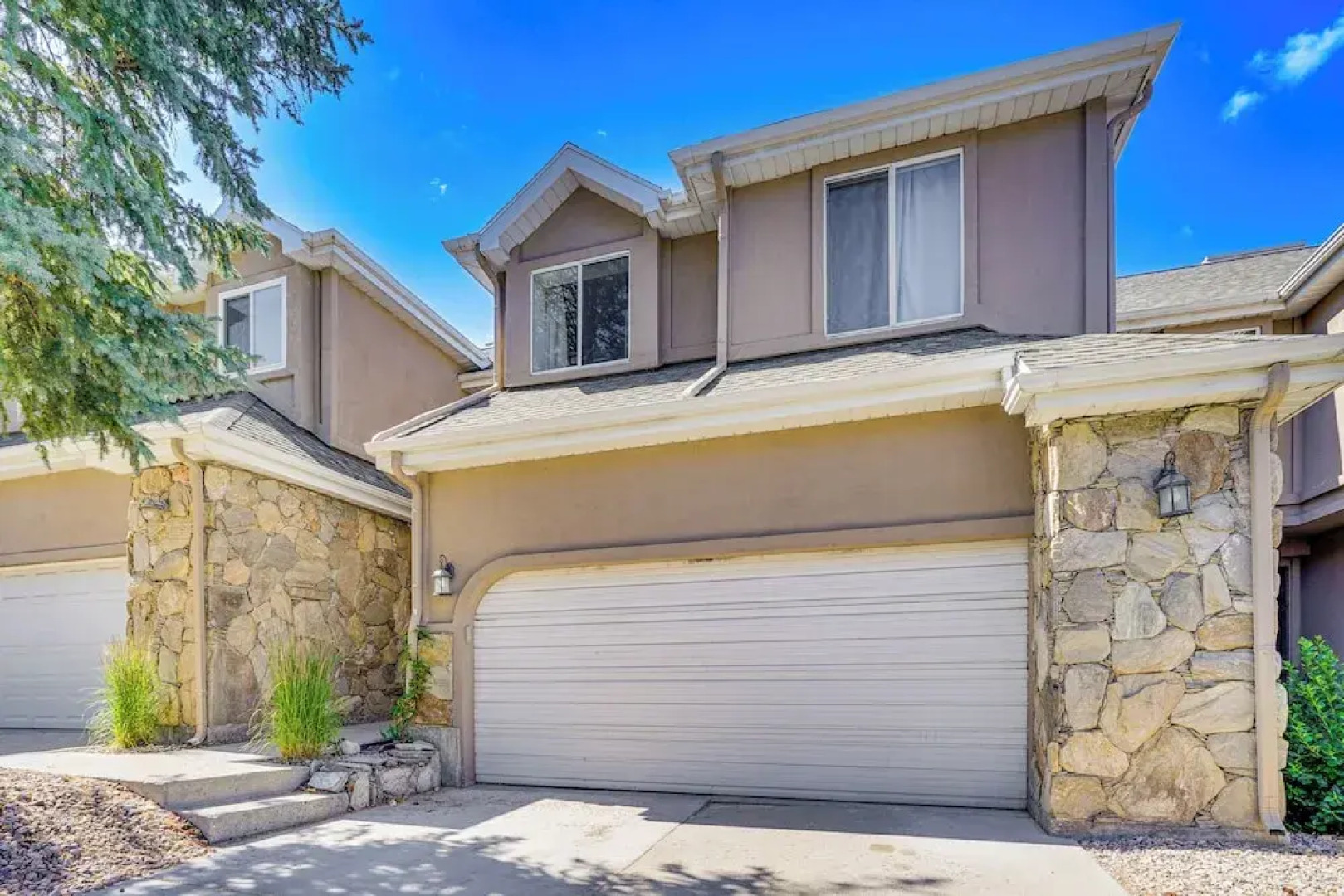 Cottonwood Heights Escape: Near Hiking & Skiing