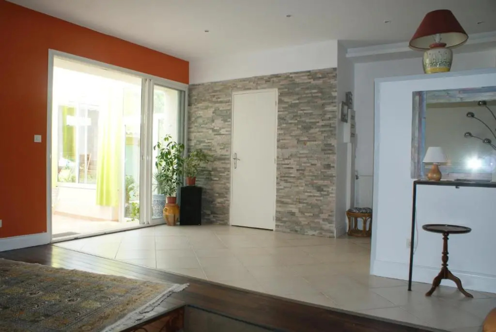 Spacieuse maison de village avec jardin patio