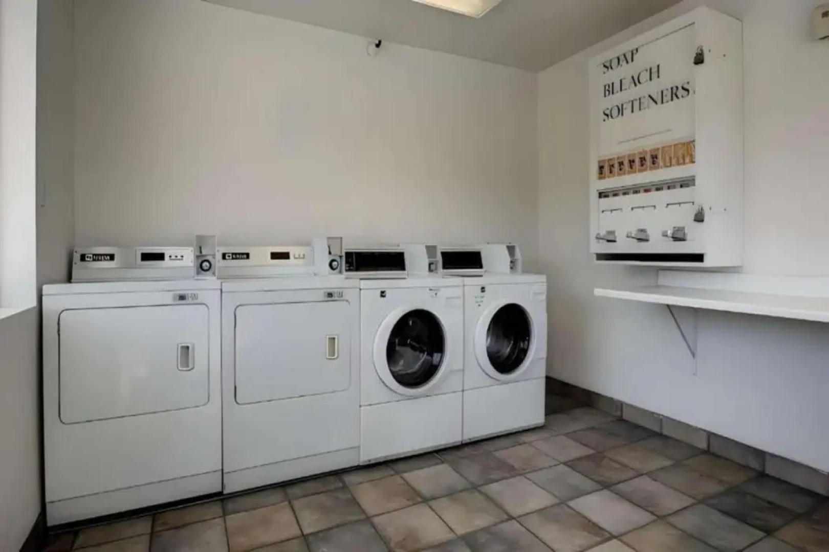 Super 8 by Wyndham Woods Cross/Salt Lake City North