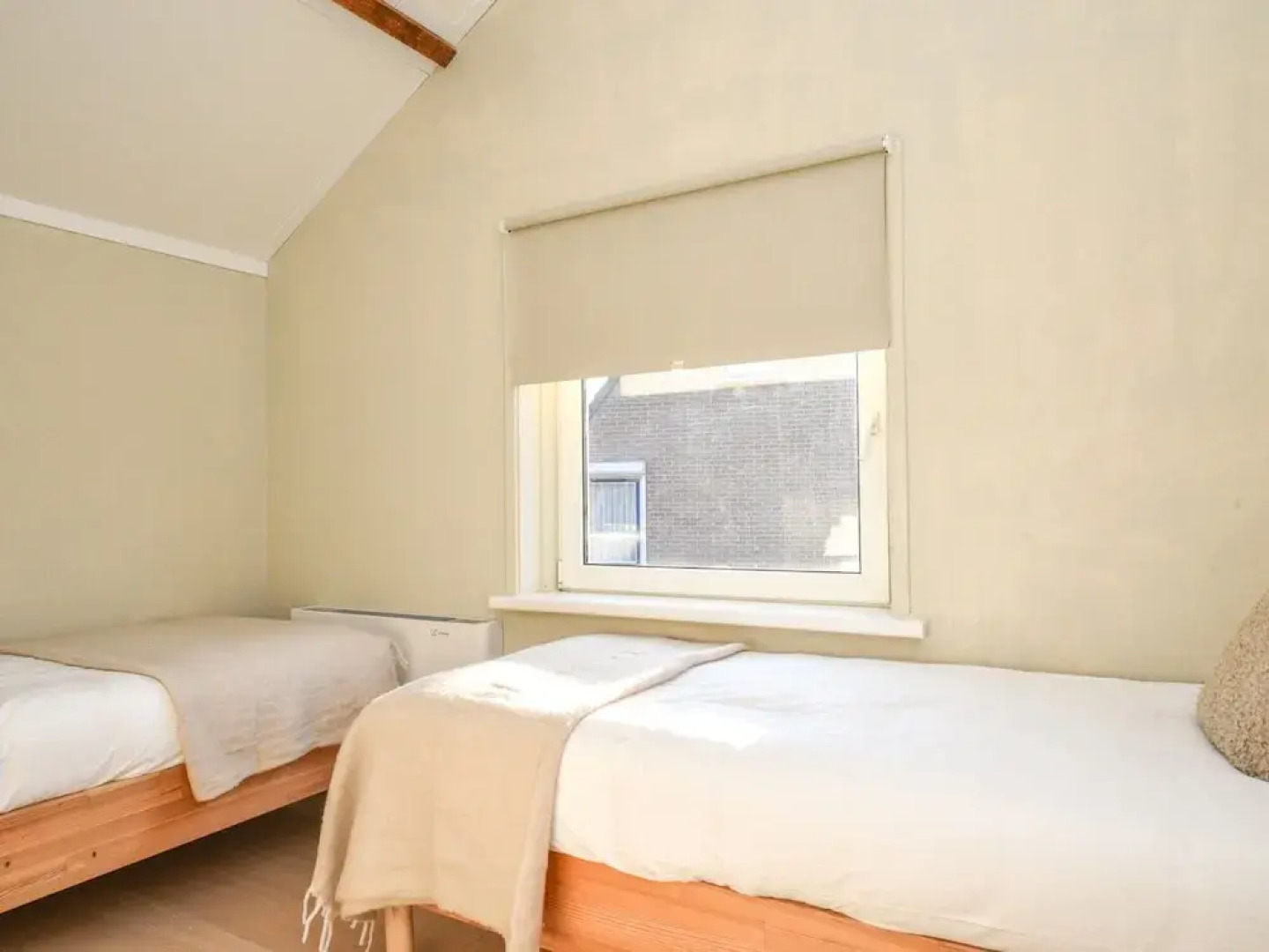 Holiday Home in Vrouwenpolder Near Beach