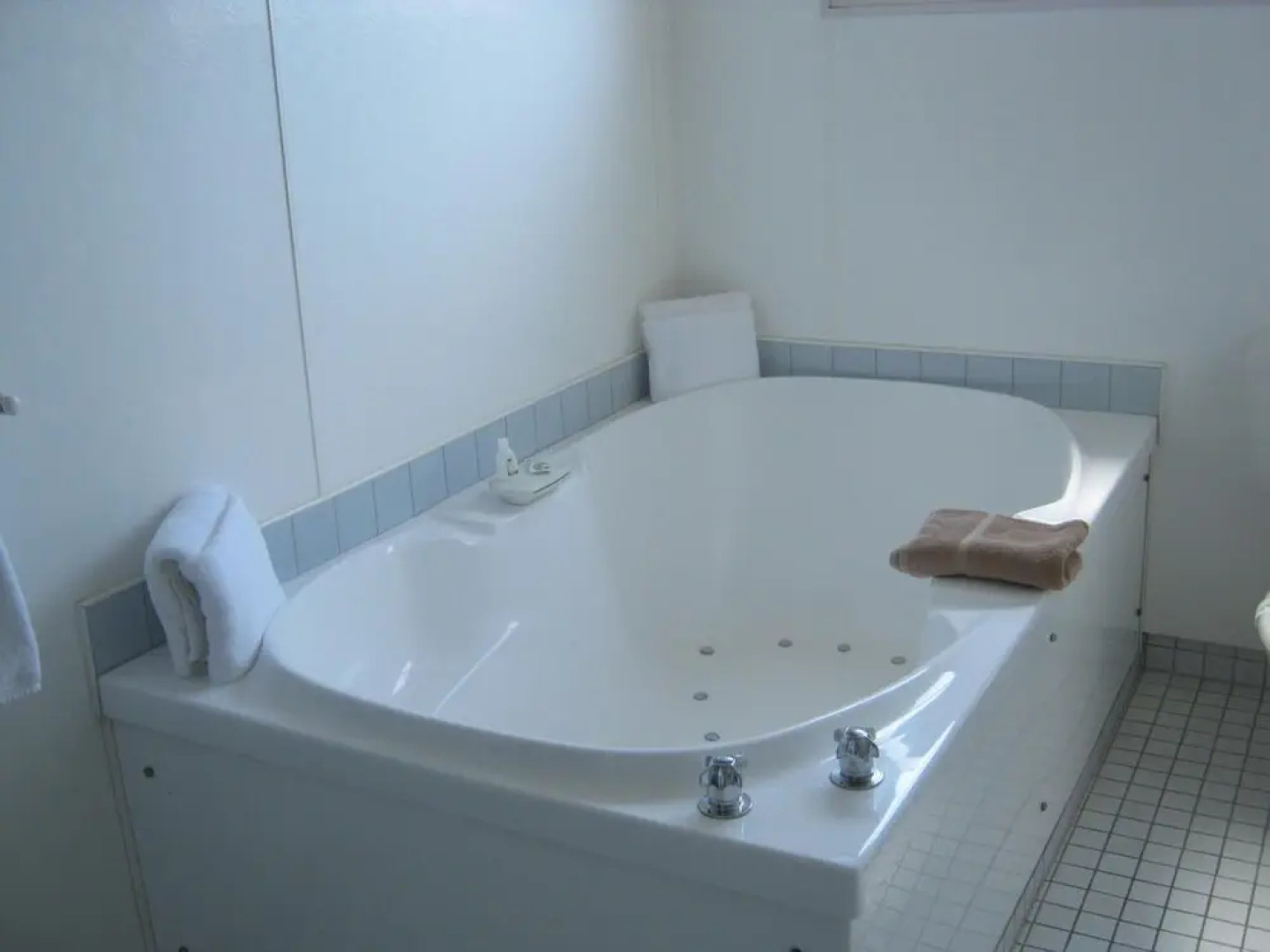 Champers Motor Lodge