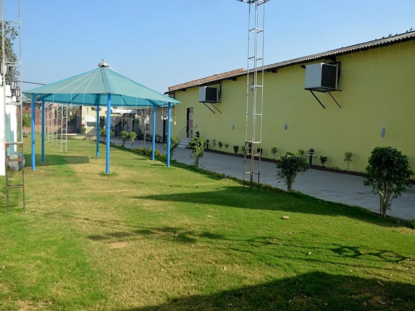 OYO 4308 Hotel Zaarang Inn