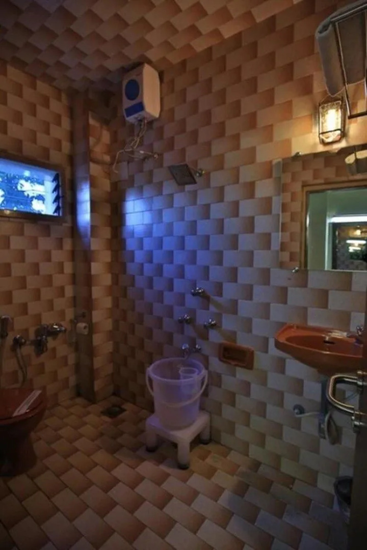 STARiHOTELS Railway Station Surat