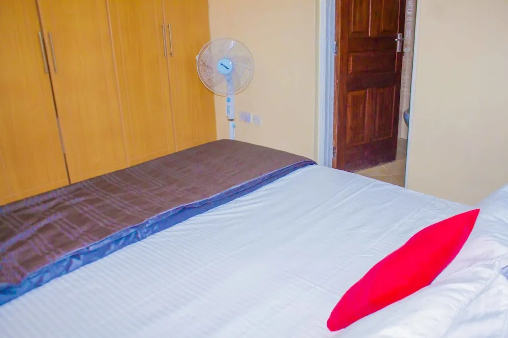 Elegant Comfy 3 Bedroom Apartment