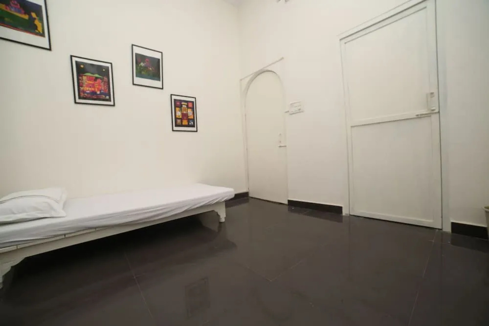 Roadhouse Hostel Varanasi