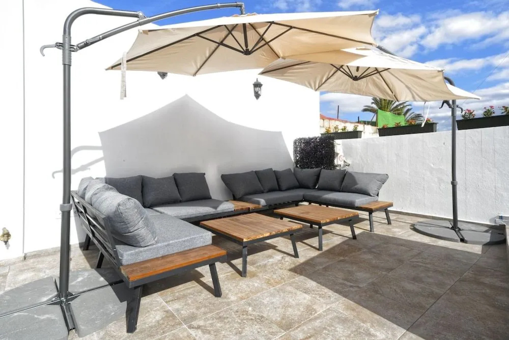 CASA VERDE Comfortable Air-Conditioned