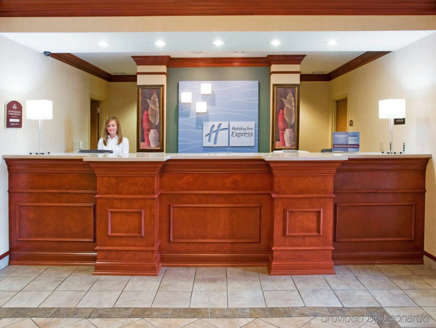 Holiday Inn Express & Suites Lenoir Cty by IHG