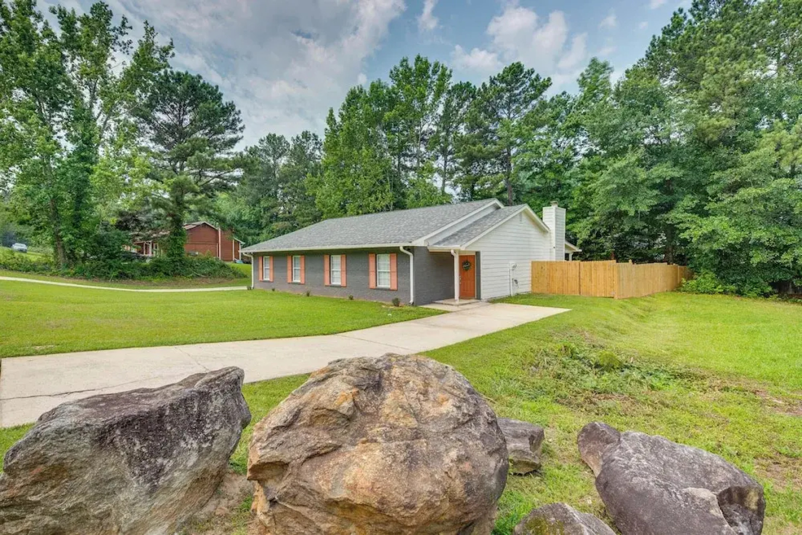 Atlanta Getaway w/ Private Yard: 3 Mi to Airport