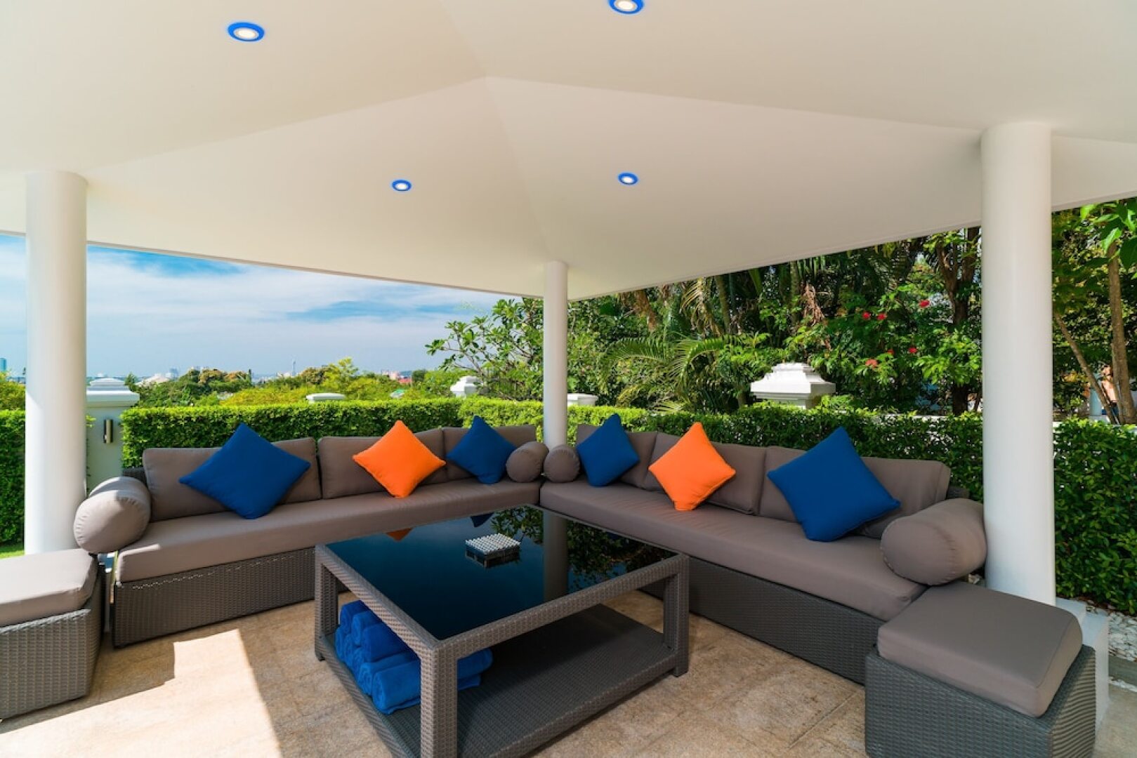 Luxury Pool Villa 604