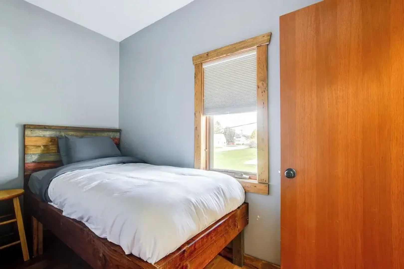 Algoma Retreat: Near Beach, Game Room, Yard