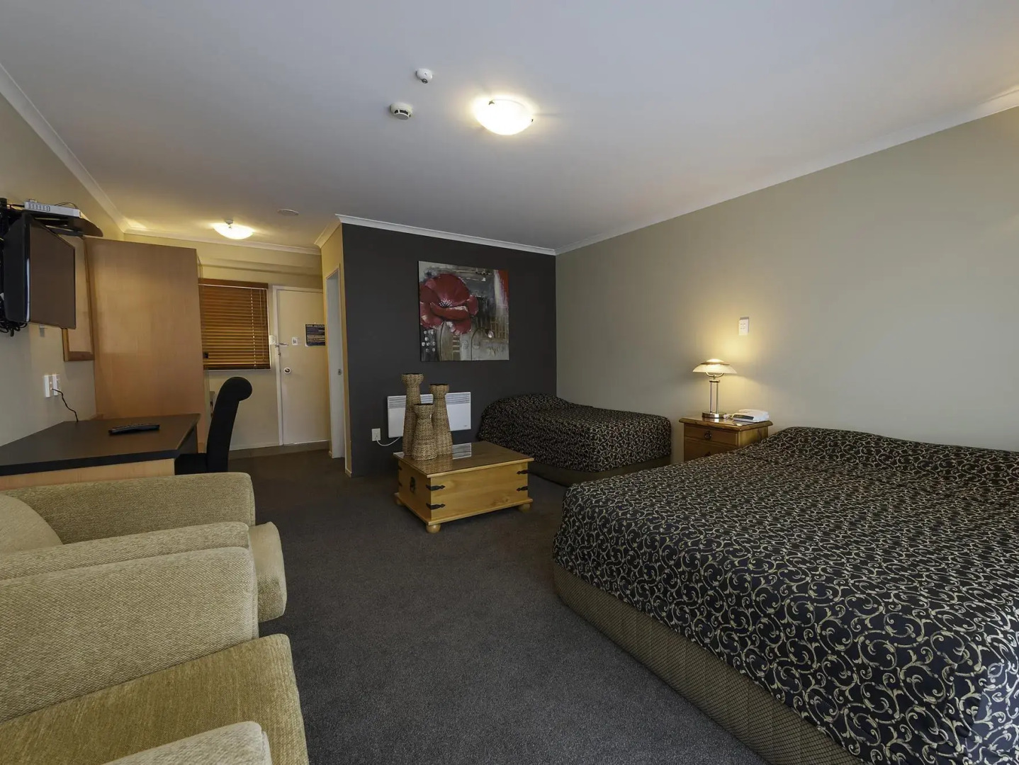 Picton Beachcomber Inn