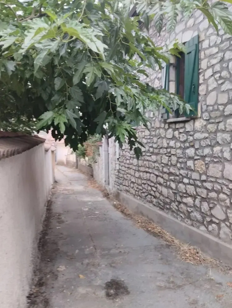 Vitina Number 5 House