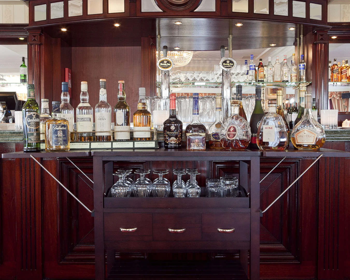 Fletcher Familiehotel De Hunzebergen