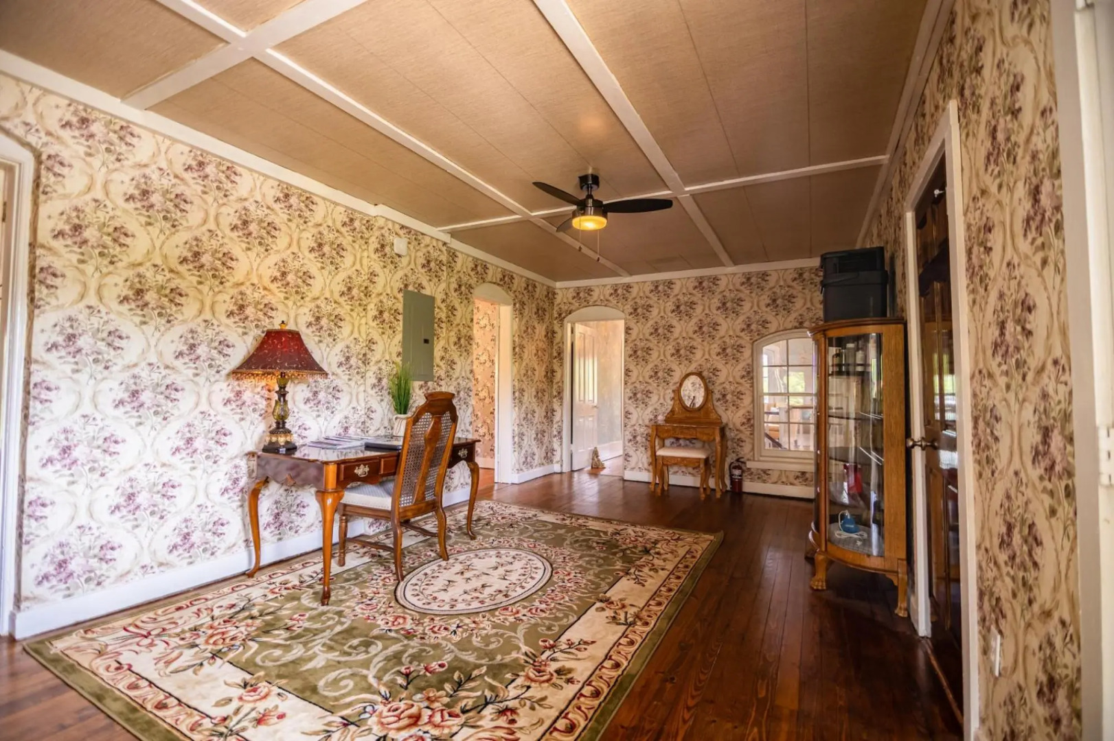 The Manor 1885 Altamont