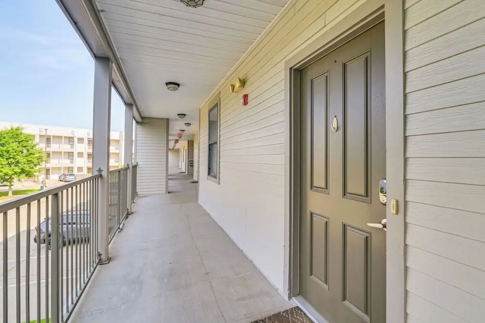 Cotton District Condo: Walkable Spot for Game Day!