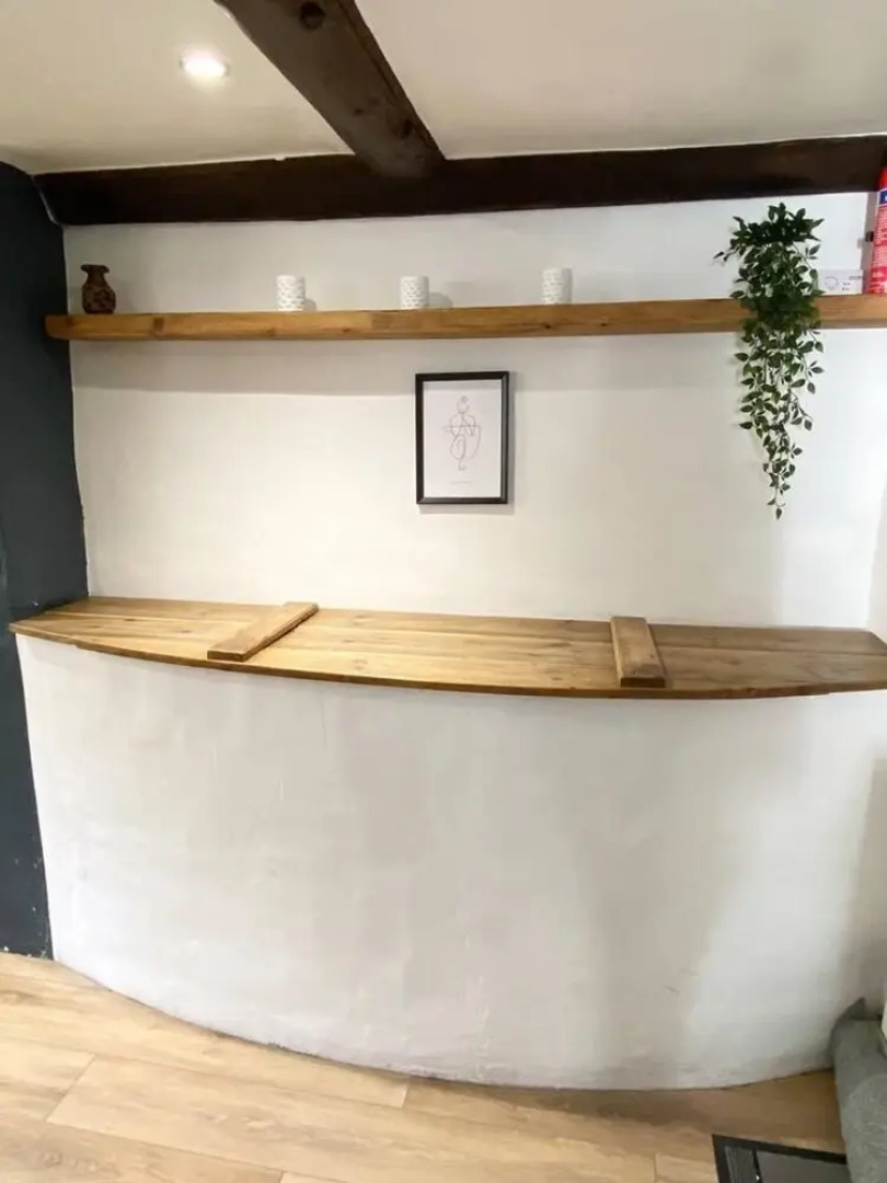 2 Bedroom Cottage - Sleeps 4 - Wifi, Fireplace