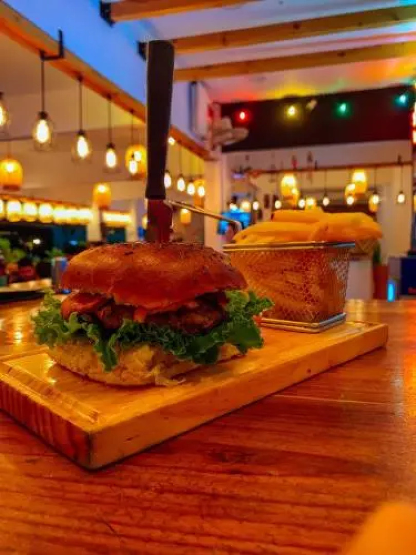 Chescos Hostel & Hotel