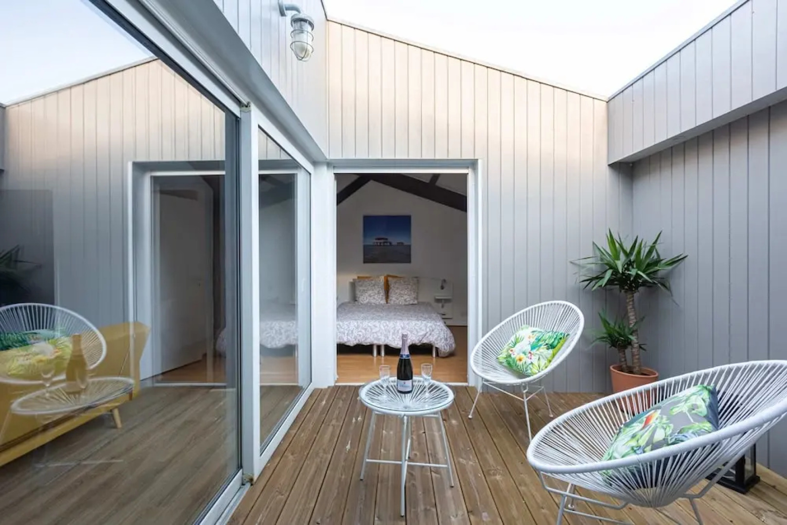 Bright 2BR Loft With a Quiet Patio