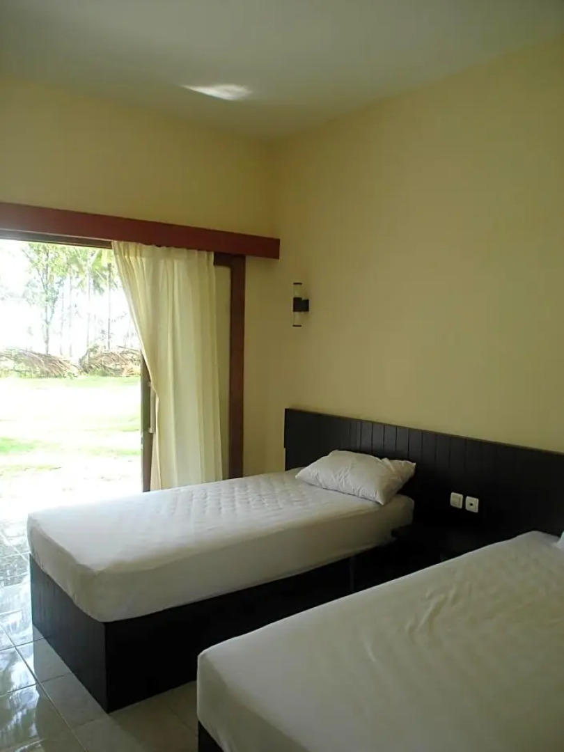 GONDANG1 beach hotel