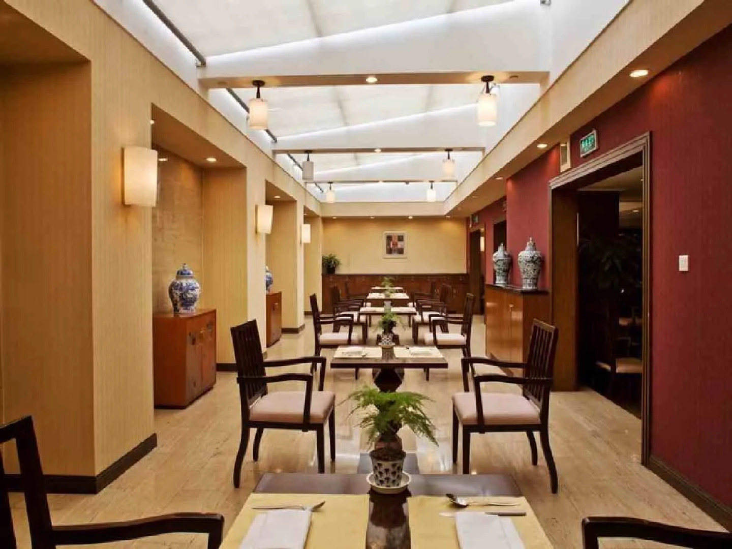 Yun-Zen Jinling World Trade Plaza Hotel