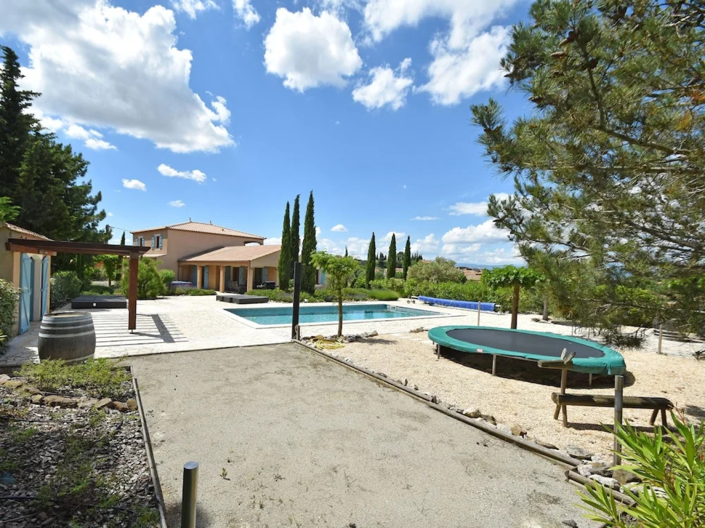 Modern Villa in Montbrun-des-Corbieres with Private Pool