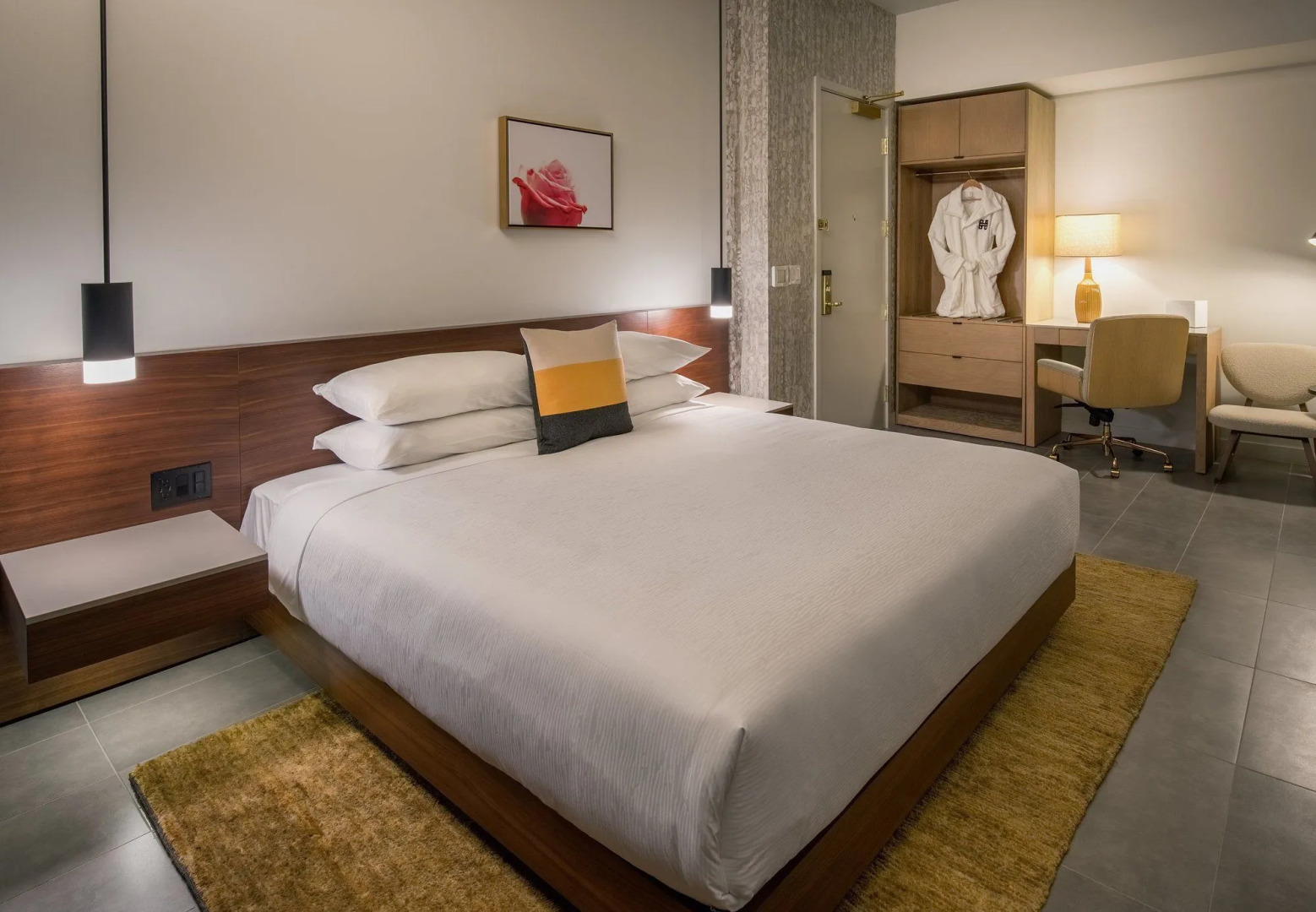 The Hi-Lo, Autograph Collection