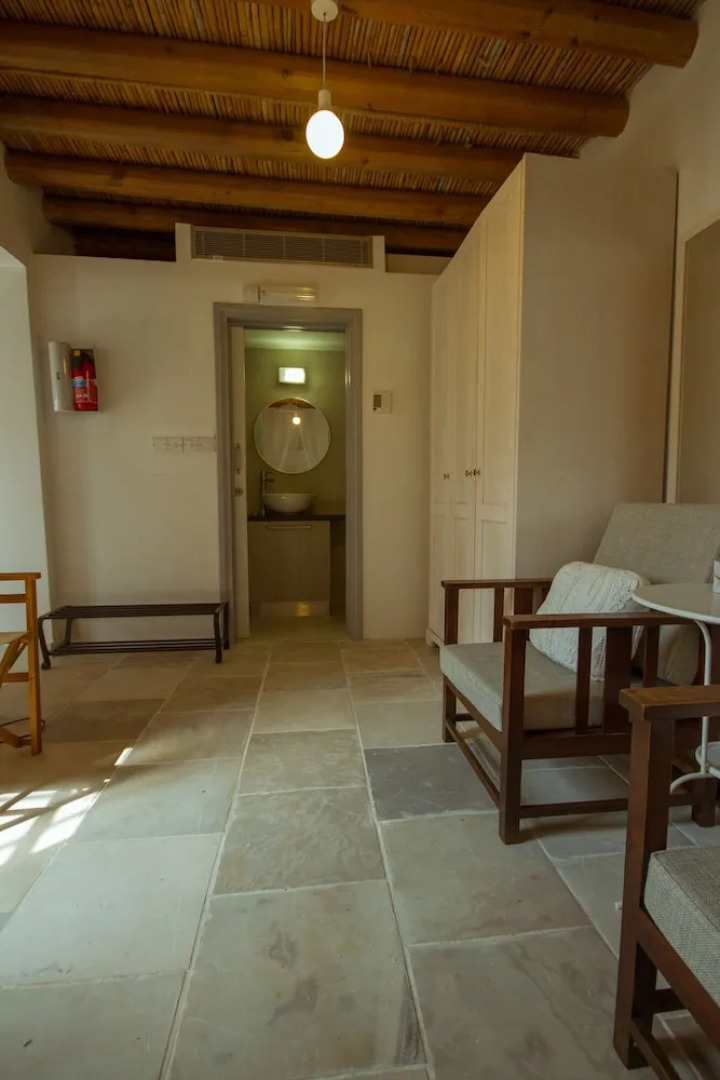 Thyone Studio Cottage